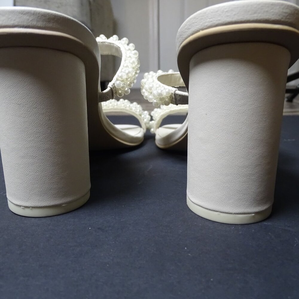 Dolce Vita Ivory Pearl Heels - Picture 5 of 9